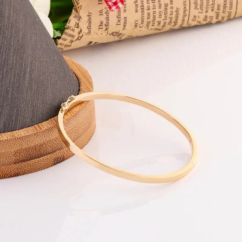 Minimalist Gold Bracelet